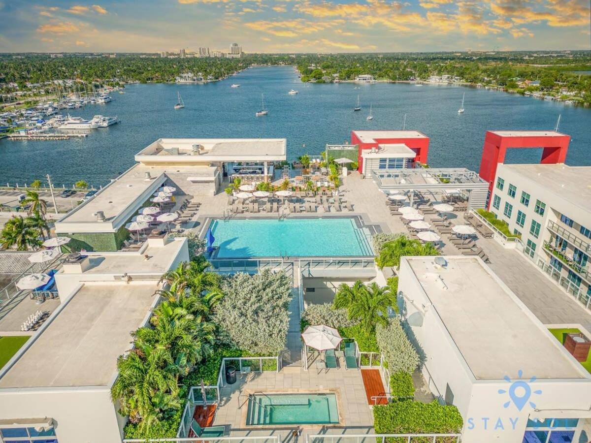 Lx Oasis Beachfront-Rt Infinity Pool Hollywood Exteriör bild