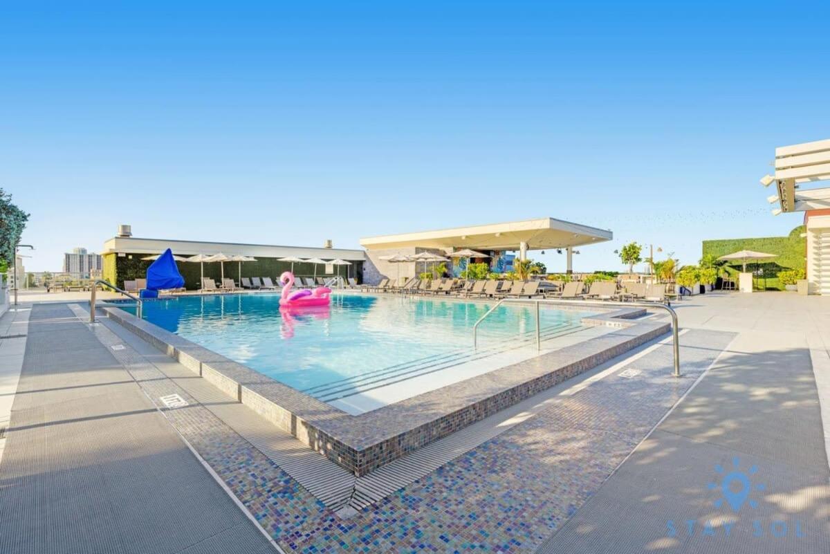 Lx Oasis Beachfront-Rt Infinity Pool Hollywood Exteriör bild